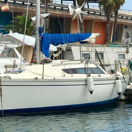 Botel Sleep On A Sailing Boat Barcelona *