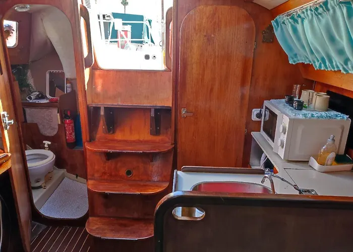 Sleep On A Sailing Boat Barcelona *