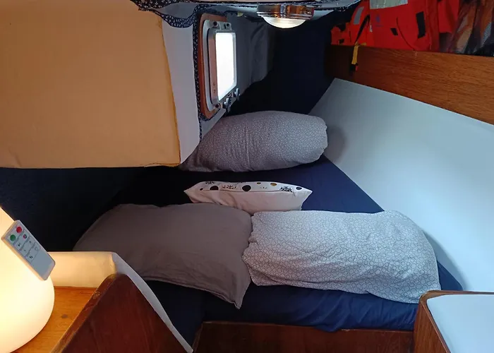 Tekne Sleep On A Sailing Boat Barcelona Sant Adria de Besos